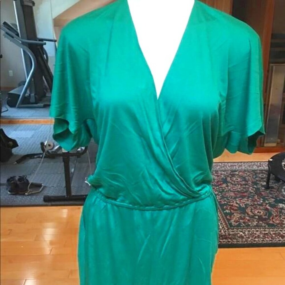 bcbg New forest green knee length dress💋